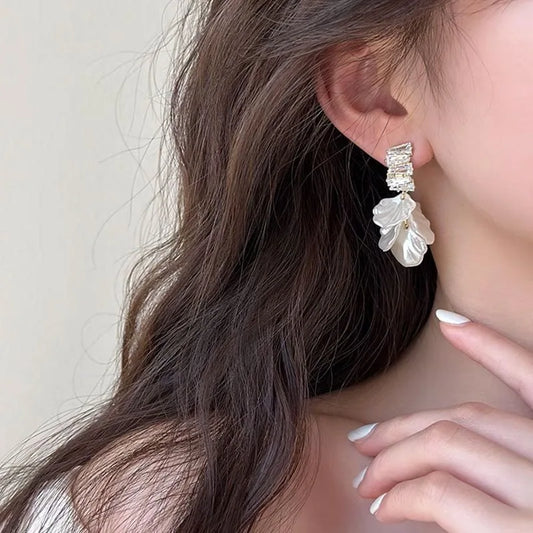 Elegant Shell Flower Tassel Earrings